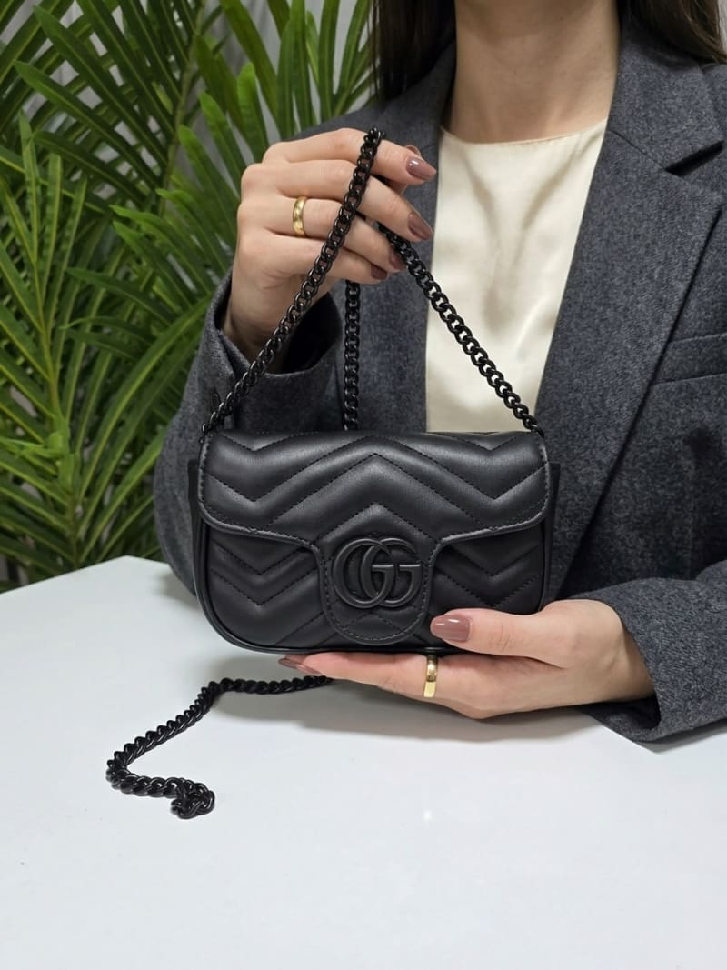 Gucci GG Marmont Matelassé Tamamen Siyah (All-Black) Deri Zincirli Süper Mini Çanta - 1