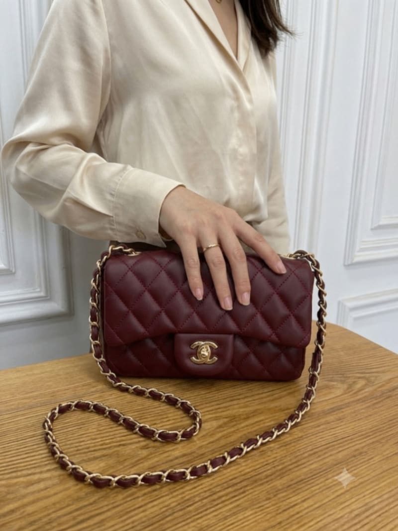 Chanel İkonik Kapitone Bordo Deri Zincirli Klasik Flap Çanta - 1