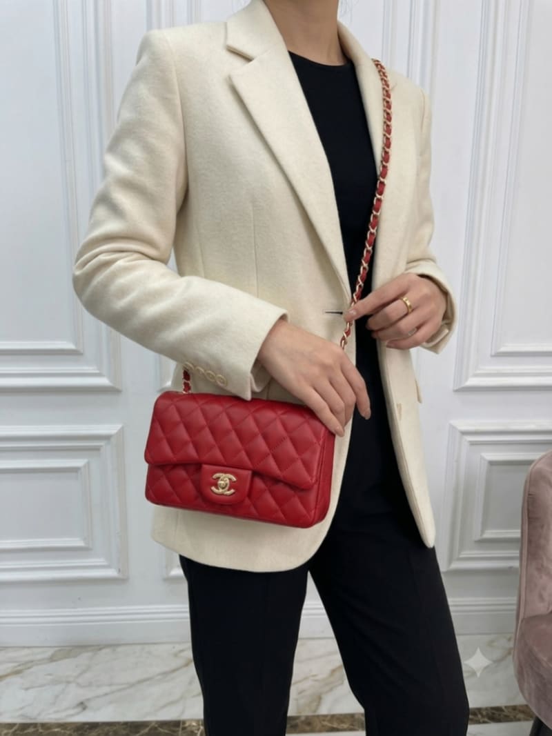Chanel İkonik Kapitone Kırmızı Deri Zincirli Klasik Flap Çanta - 1