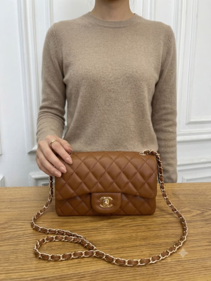 Chanel İkonik Kapitone Karamel Deri Zincirli Klasik Flap Çanta - 1