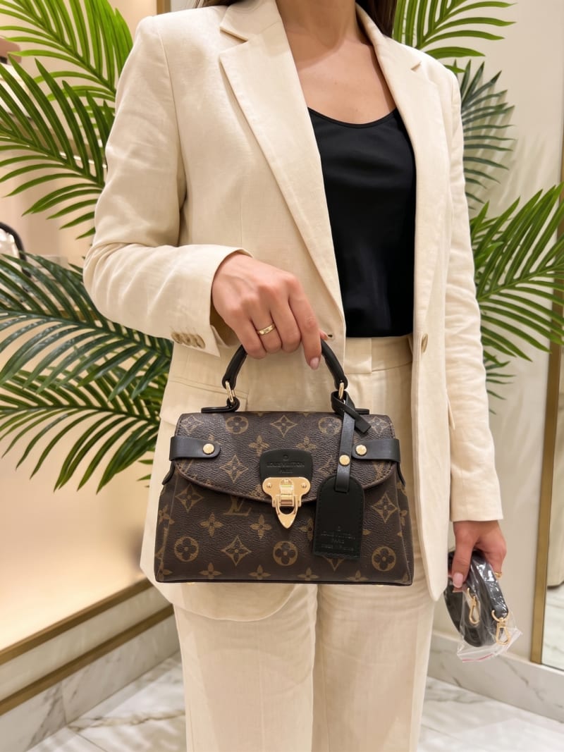 Louis Vuitton İkonik Monogram Desenli Siyah Deri Detaylı Klasik El ve Çapraz Çanta - 1