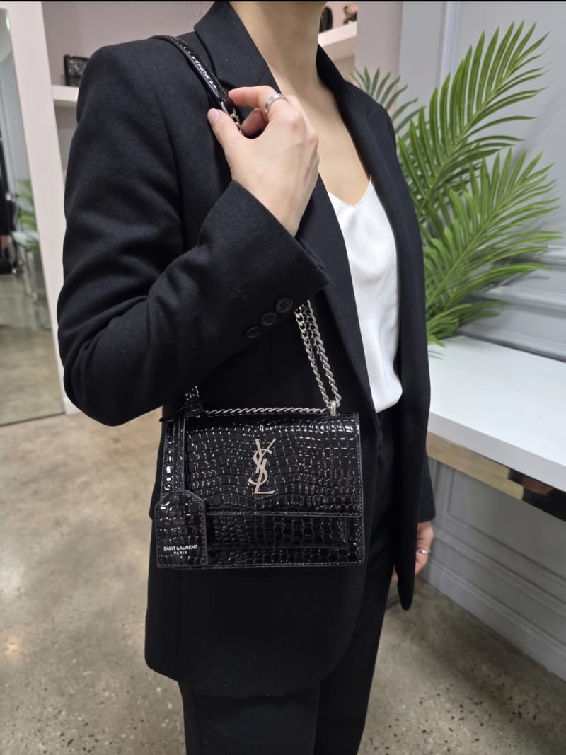 Yves Saint Laurent (YSL) Lüks Kroko (Timsah) Deri Desenli Siyah Parlak Gümüş Logolu Çanta - 1