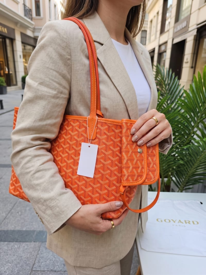 Goyard İkonik Goyardine Desenli Turuncu Büyük Boy Tote Omuz Çantası ve Cüzdan Seti - 1