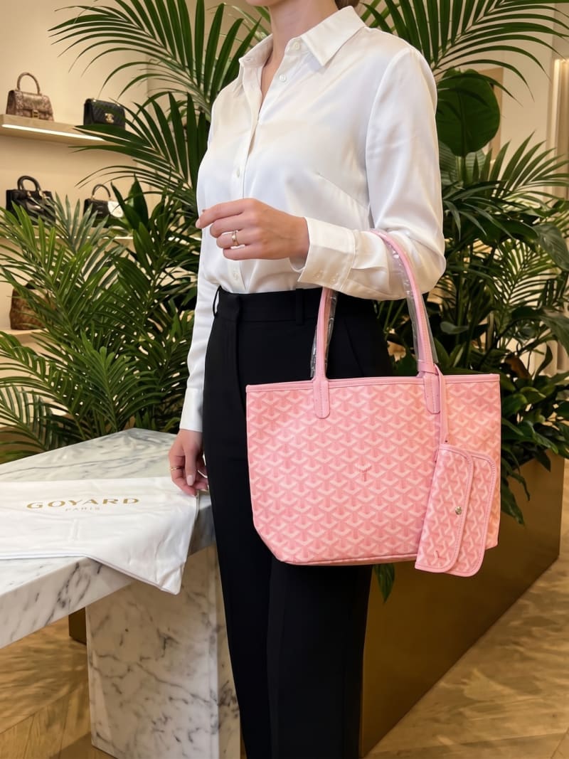 Goyard İkonik Goyardine Desenli Pembe Büyük Boy Tote Omuz Çantası ve Cüzdan Seti - 1