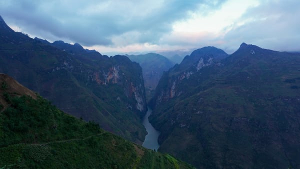 Sông Nho Quế & hẻm vực Tu Sản