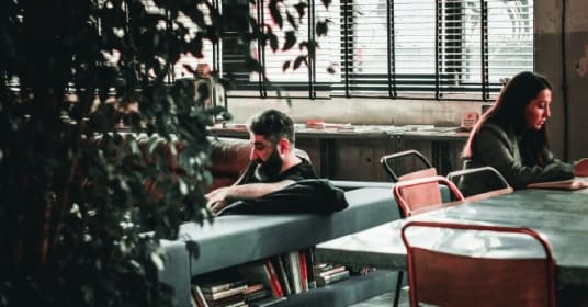 Sexisme au travail : près d'un salarié sur deux pense que son entreprise doit agir plus