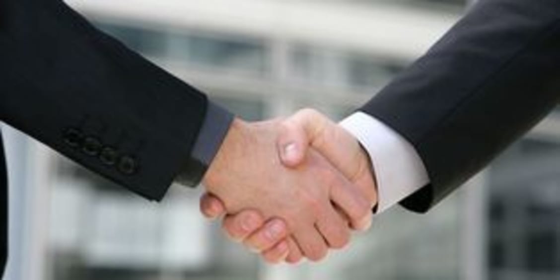 Rester en contact avec les membres de son réseau est primordial pour obtenir des réponses rapides au moment où l'on en a besoin.