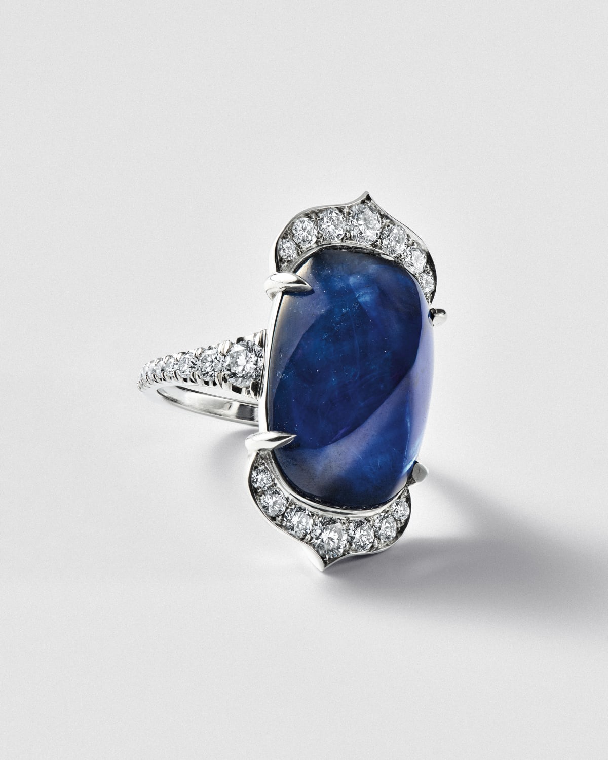 Platinum 22.11 Ct Sugarloaf Ceylon Sapphire