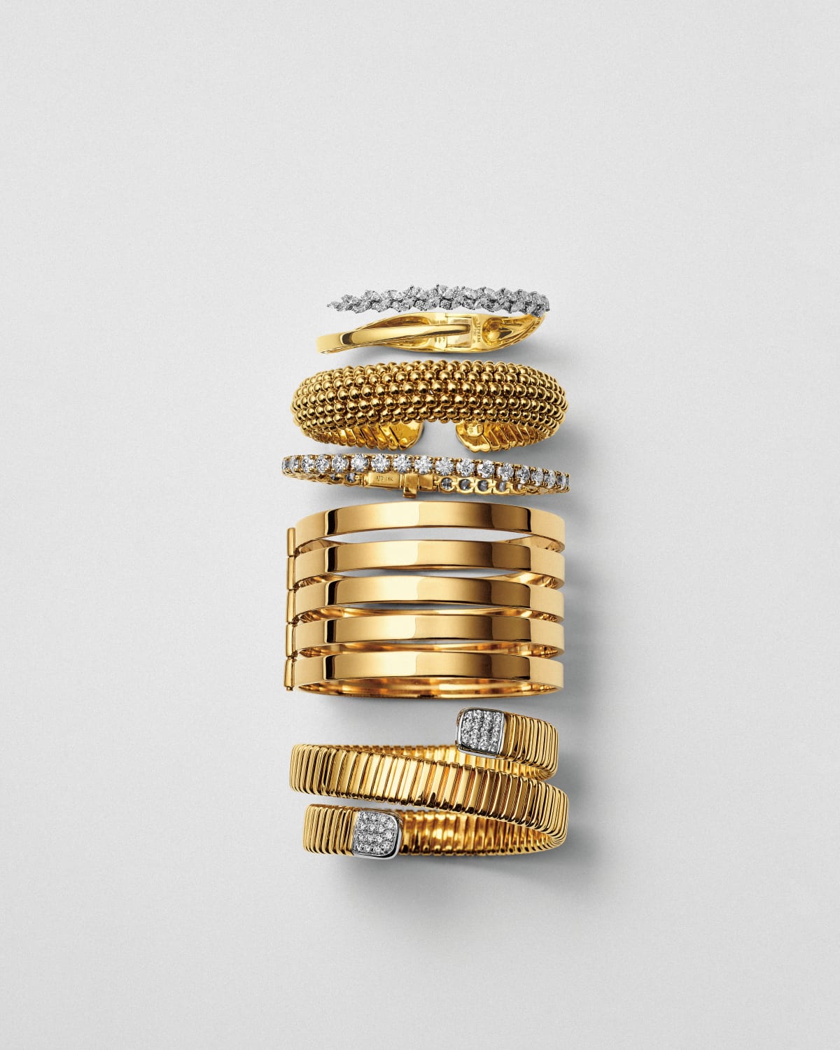 18k Yellow Gold Diamond 14.04 Ctw  Bracelet|
18k Yellow Gold 7row Bead Tresor Bracelet|
18k Yellow Gold Gucci 5 Mutli Bangle Bracelet|
18k Yellow Gold White Gold Diamond 1.25ctw Flex Bracelet|
Golden Strada Bangle Bracelet