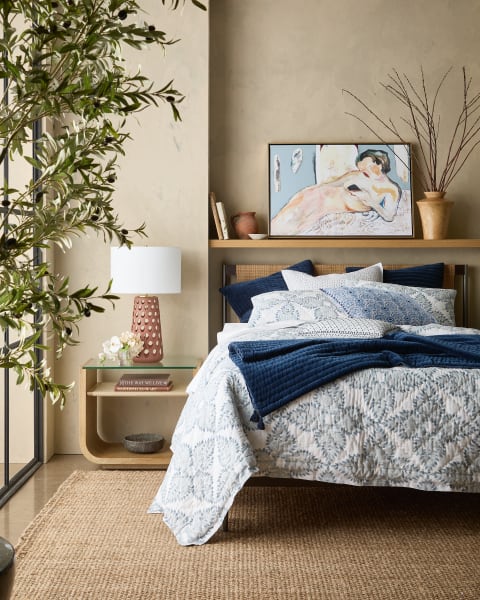 Bed| Nightstand| Dasati Lapis Bedding| Rug