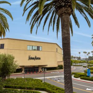 Louis Vuitton Newport Beach Fashion Island Neiman Marcus store, United  States