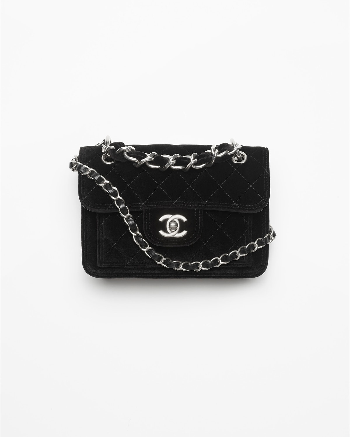 Chanel 23P Small Hobo Bag Heart Pearl Crush, Luxury, Bags & Wallets on  Carousell