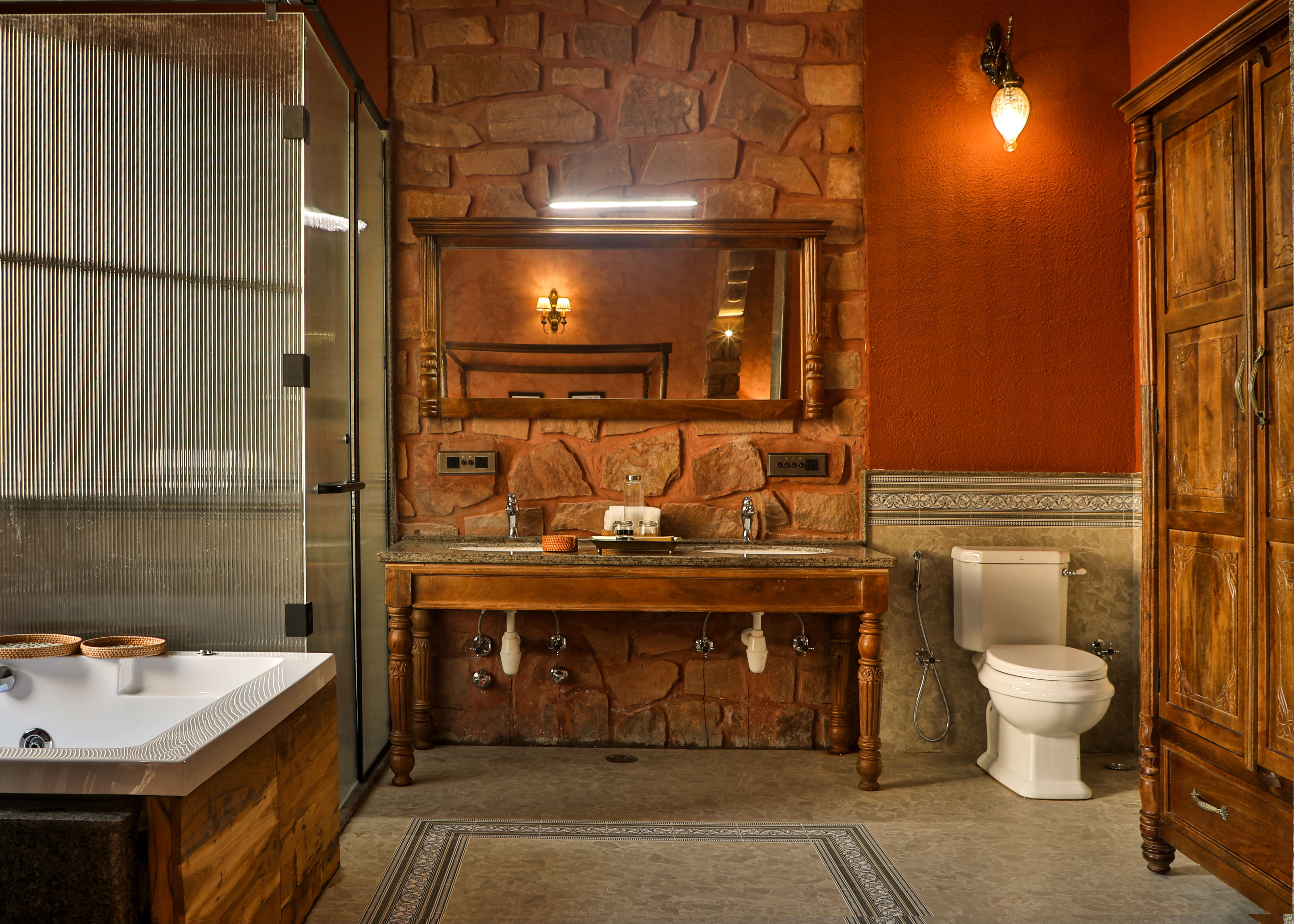 Luxury Suite with Jacuzzi view 2