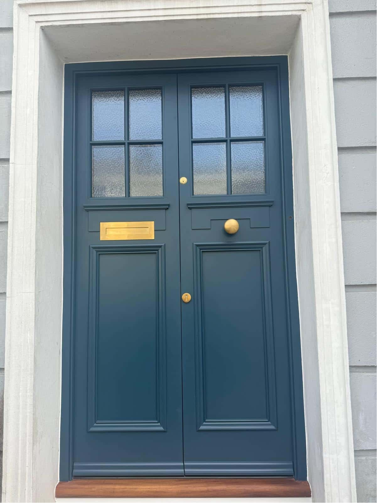 moody blue, Door And Window Colour