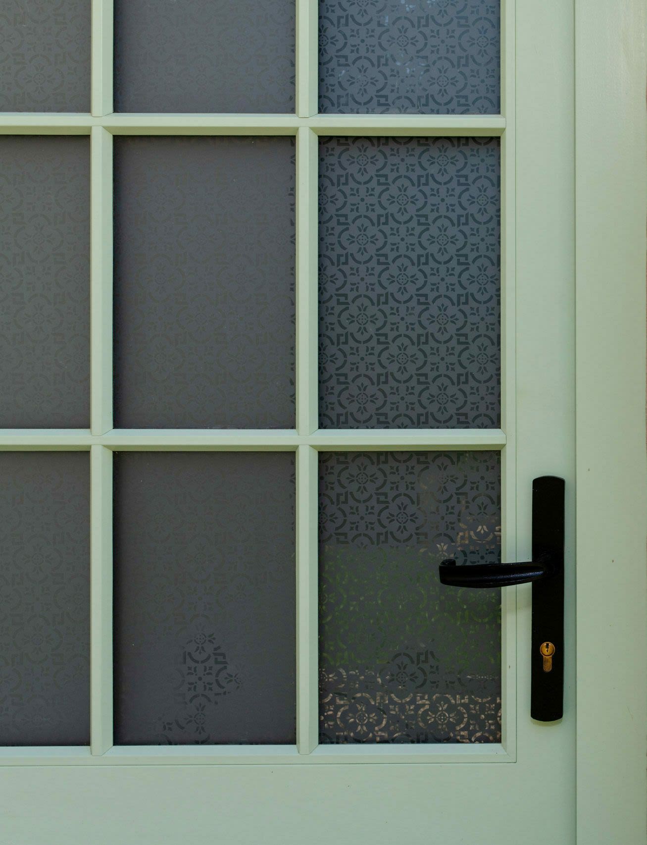 Choosing Glass Options For Timeless Windows | Nathan McCarter Joinery close up timber front door glass detail