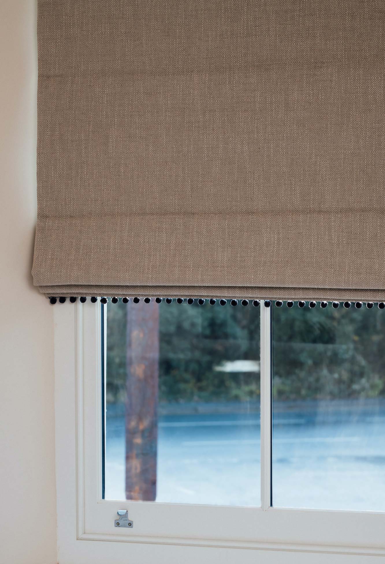 Soft Furnishings And Interiors That Will Perfectly Suit Your Windows | Nathan McCarter Joinery Sally Davidson Kelly roman blind window
