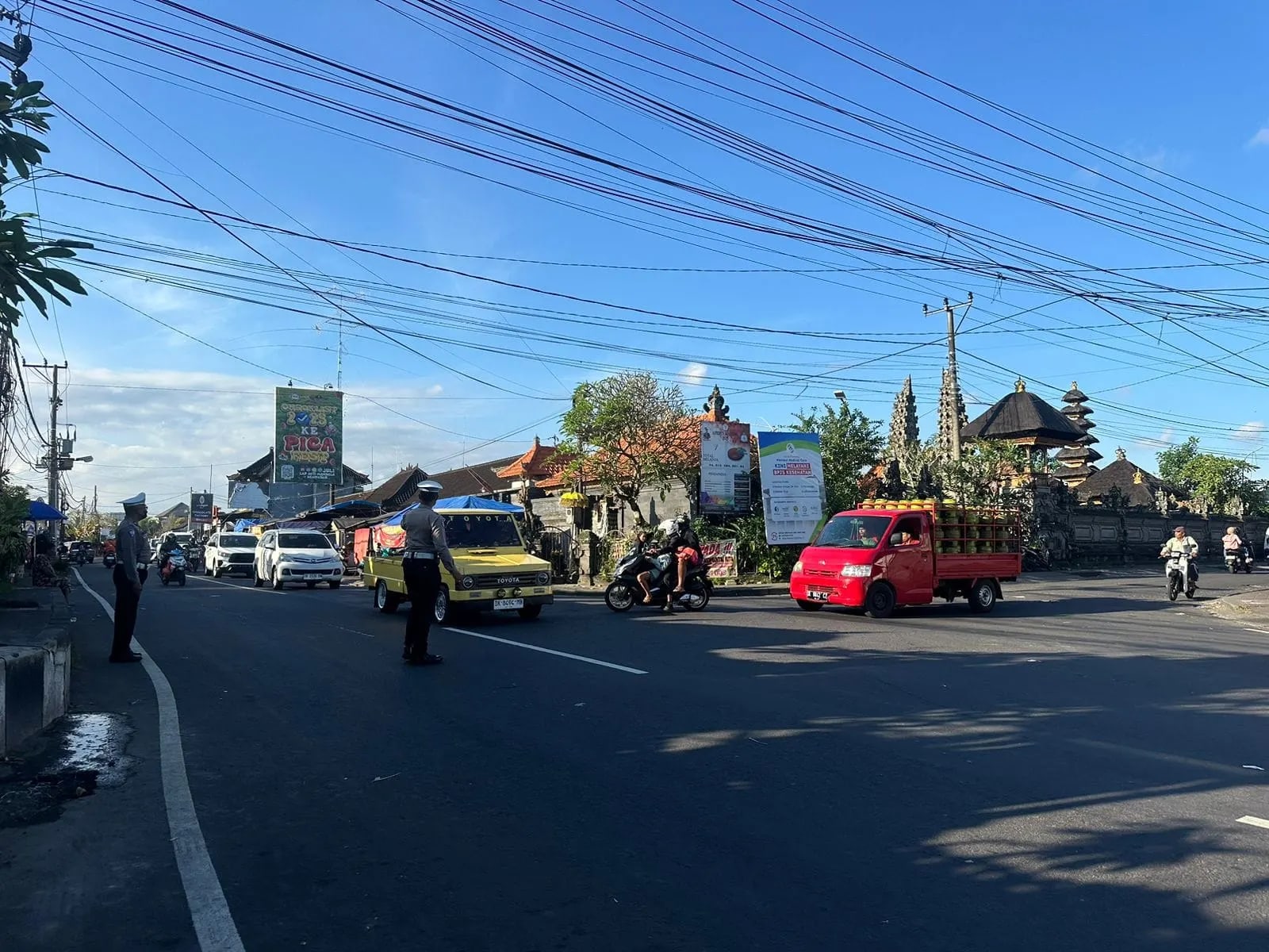 polsek-abiansemal-rutin-gatur-lalin-sore-hadir-di-titik-rawan-macet