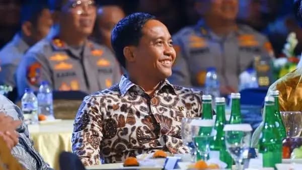 menteri-kehutanan-puji-penerima-hoegeng-awards-2025-luar-biasa-keren-sekali