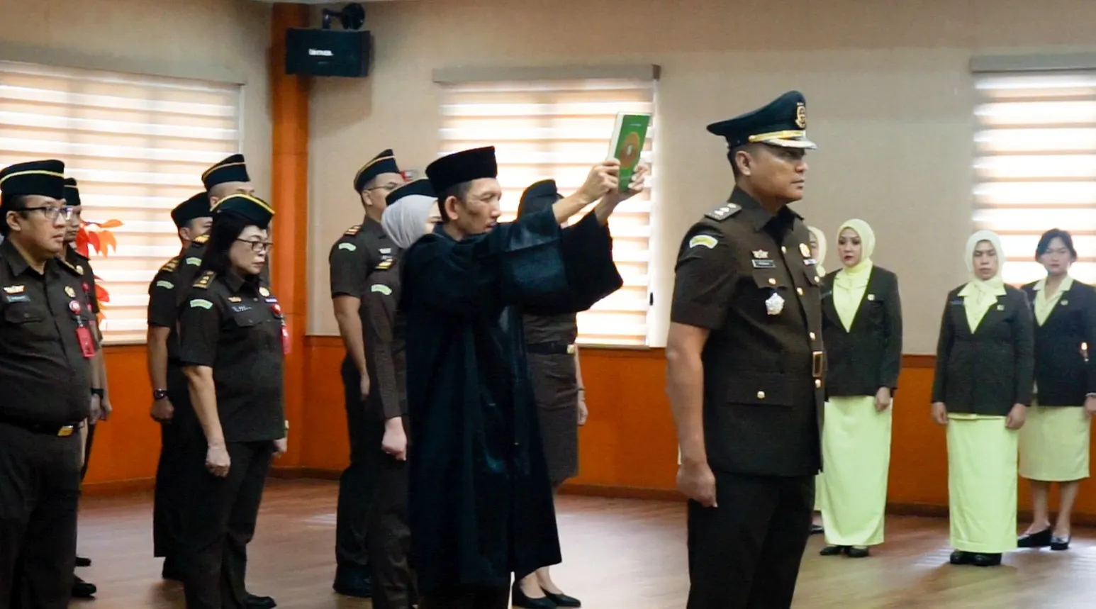 Jaksa Fatah Chotib Uddin. SH. M.Kn Resmi Menjabat Kasi Pidum Kejari ...