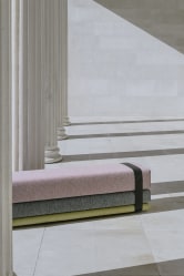 Bavûl – a poetic transformable upholstered settee