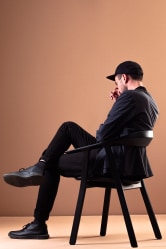 Eine stille Ikone: Ein Gespräch mit dem Designer des Stuhls Rhomb