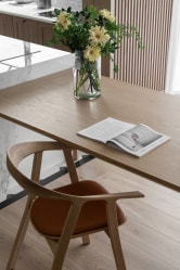 Eine stille Ikone: Ein Gespräch mit dem Designer des Stuhls Rhomb