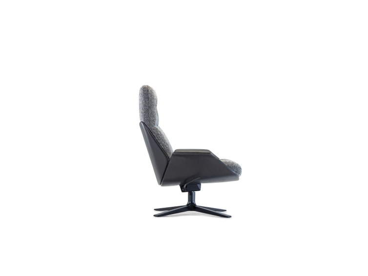 Prostoria Rei armchair