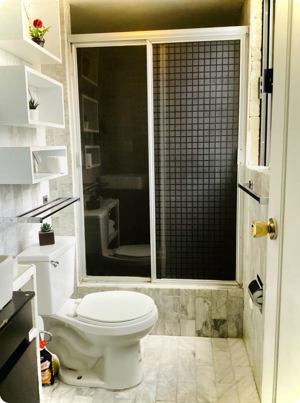 Nice apartment very close to WTC and PEPSICENTER