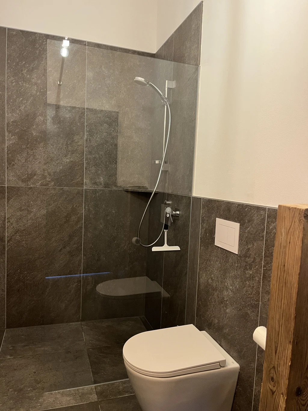 Dusche und WC