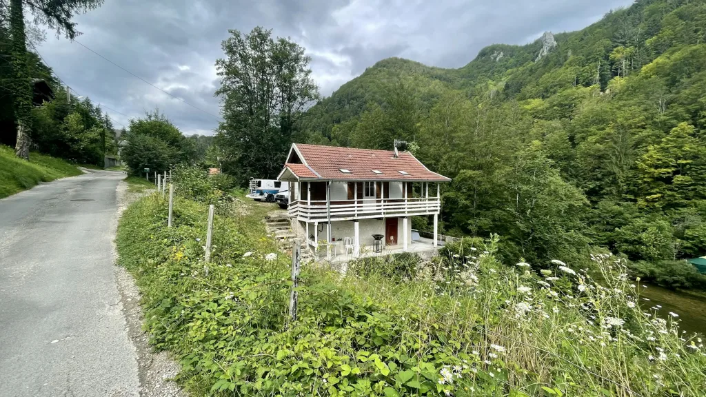 Camp "de luxe" im Goumois (F)