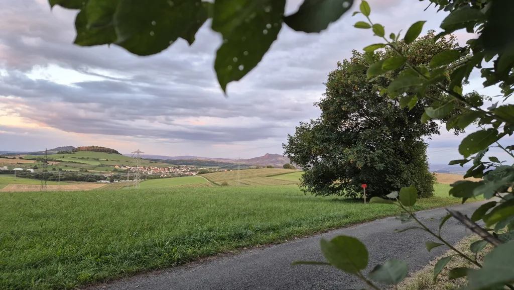 Sonnenuntergangsstimmung mit Blick in den Hegau