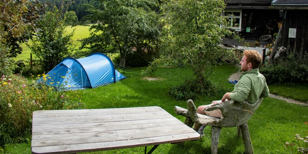 Zelten im Garten bei Hinterzarten