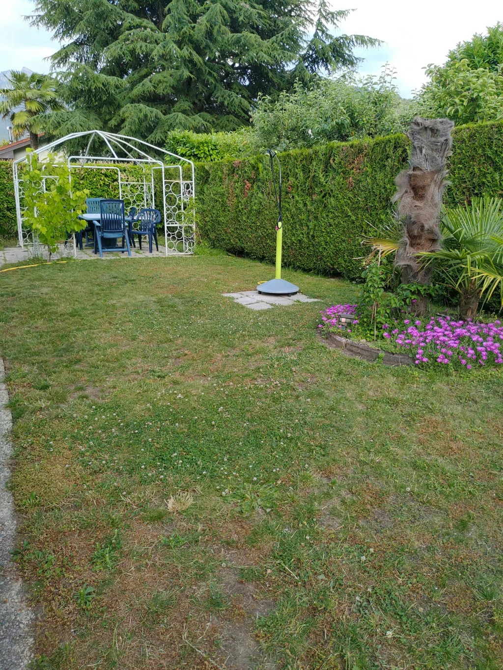 Jardin avec piscine
