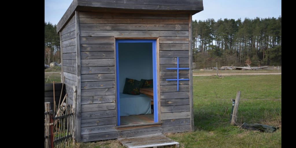 Himmelblaue Hanfhütte