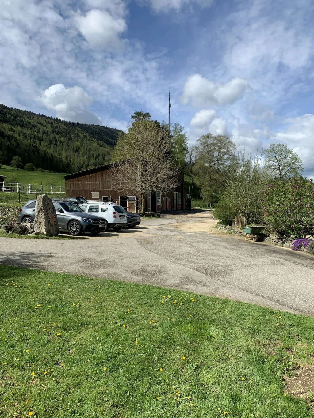 Western-Caravan im Berner Jura