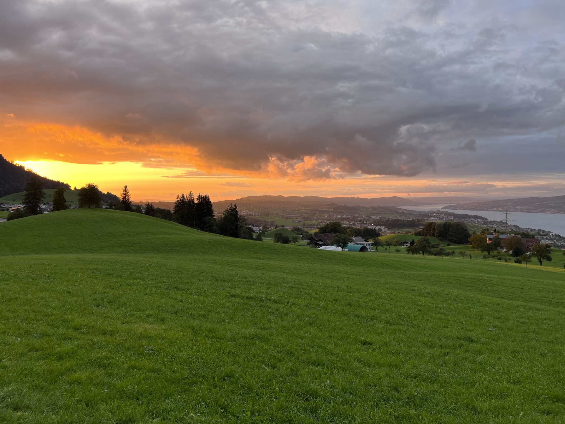 Platz an Wander- und Velostrecke photo 2
