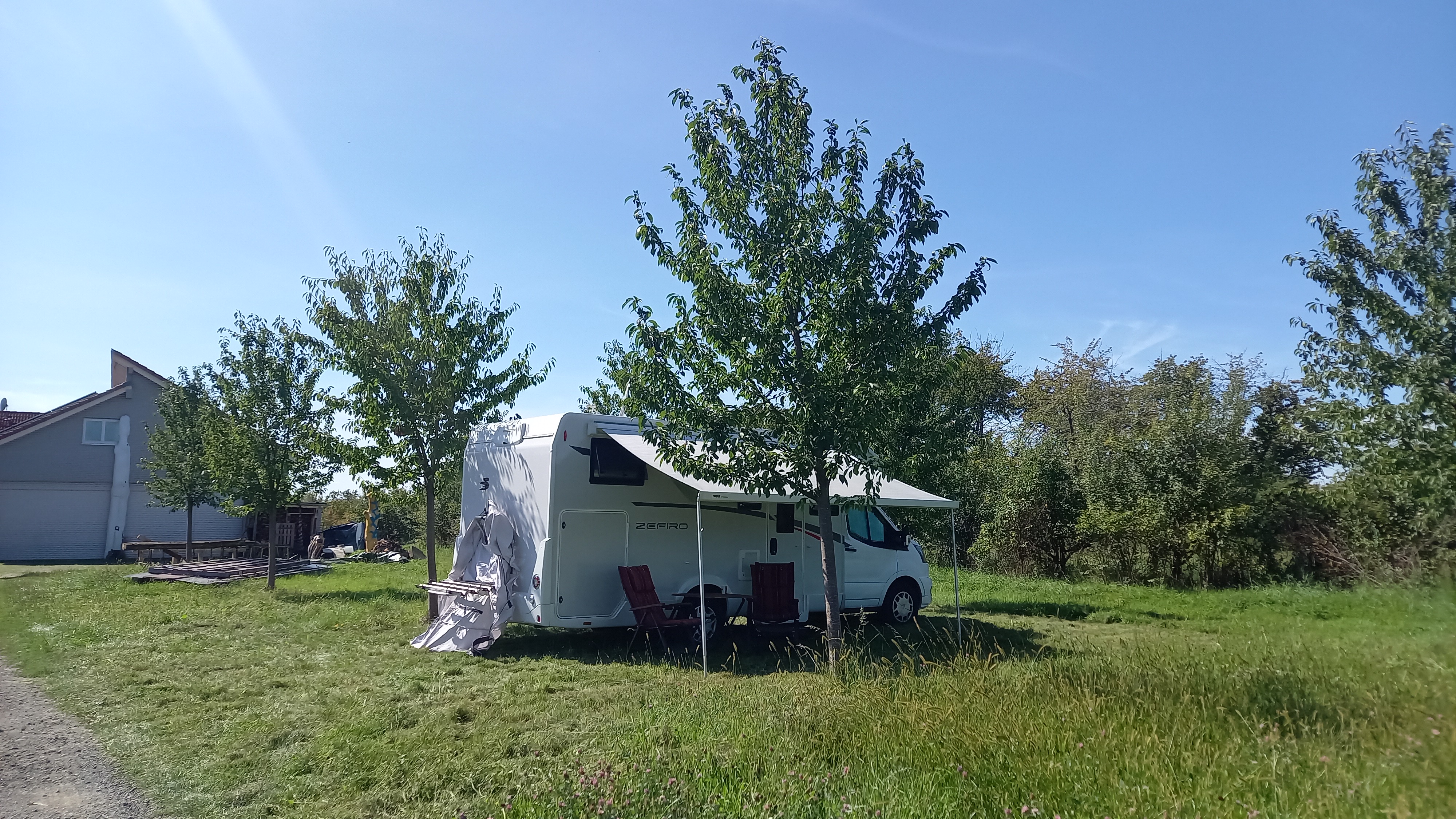 Stellplatz auf Streuobstwiese am Dorfrand photo 5