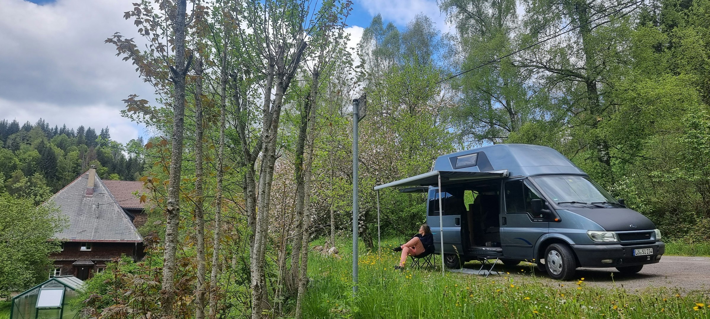 Waldrandparkplatz im Schwarzwald photo 2