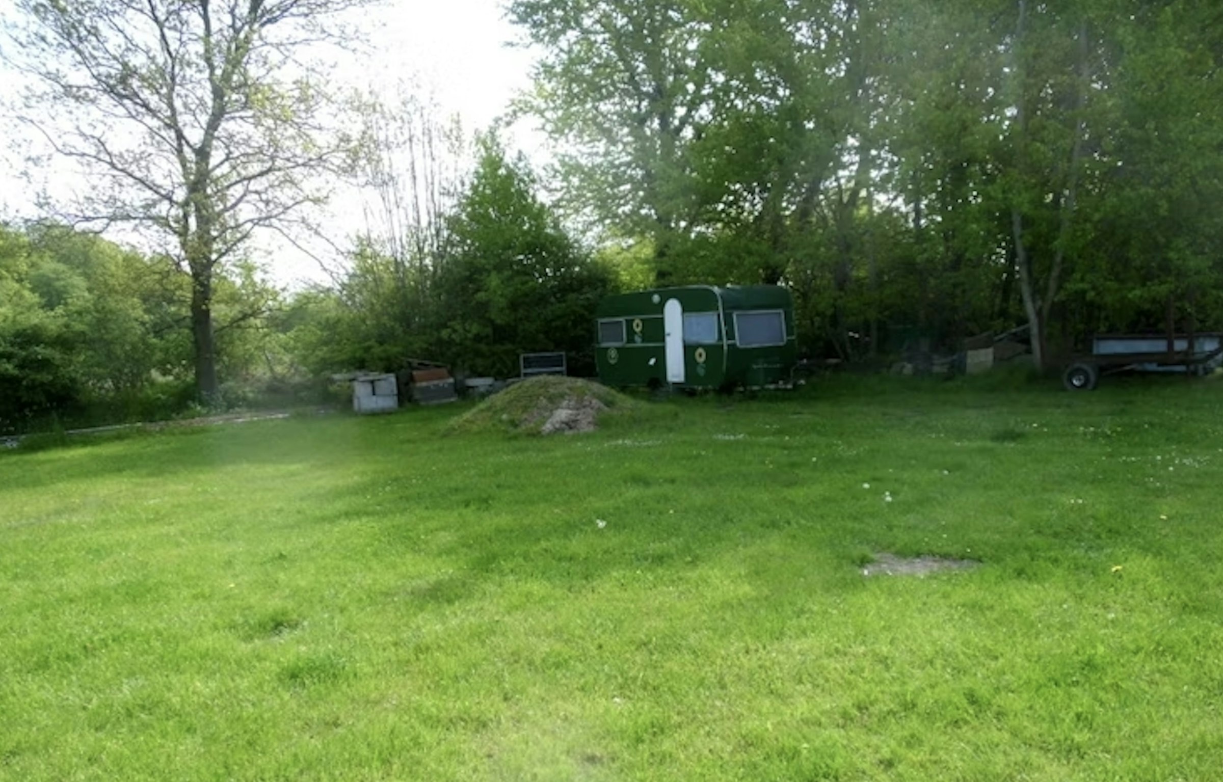 Hinter einem Resthof vorm Wald photo 3