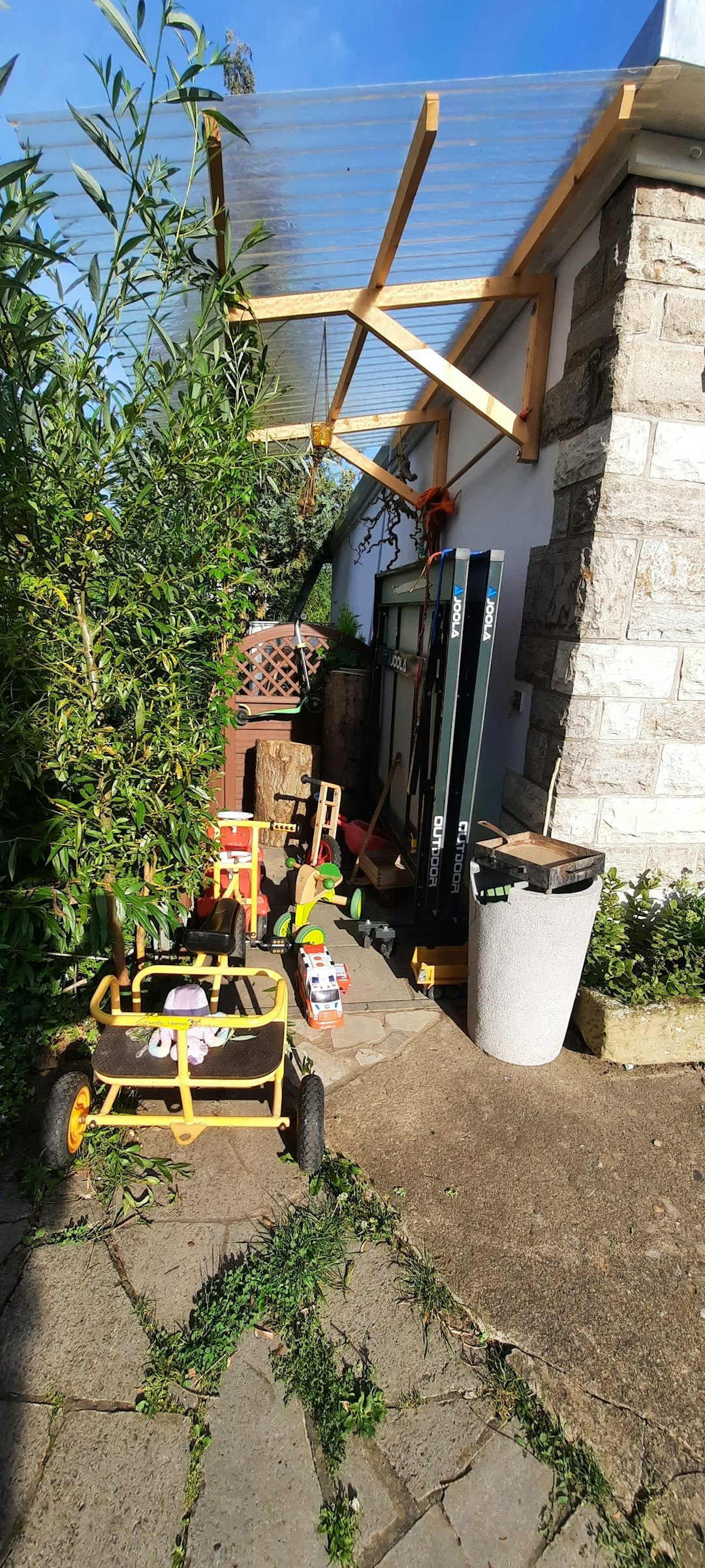 Zelten in der Natur, stadtnah photo 4