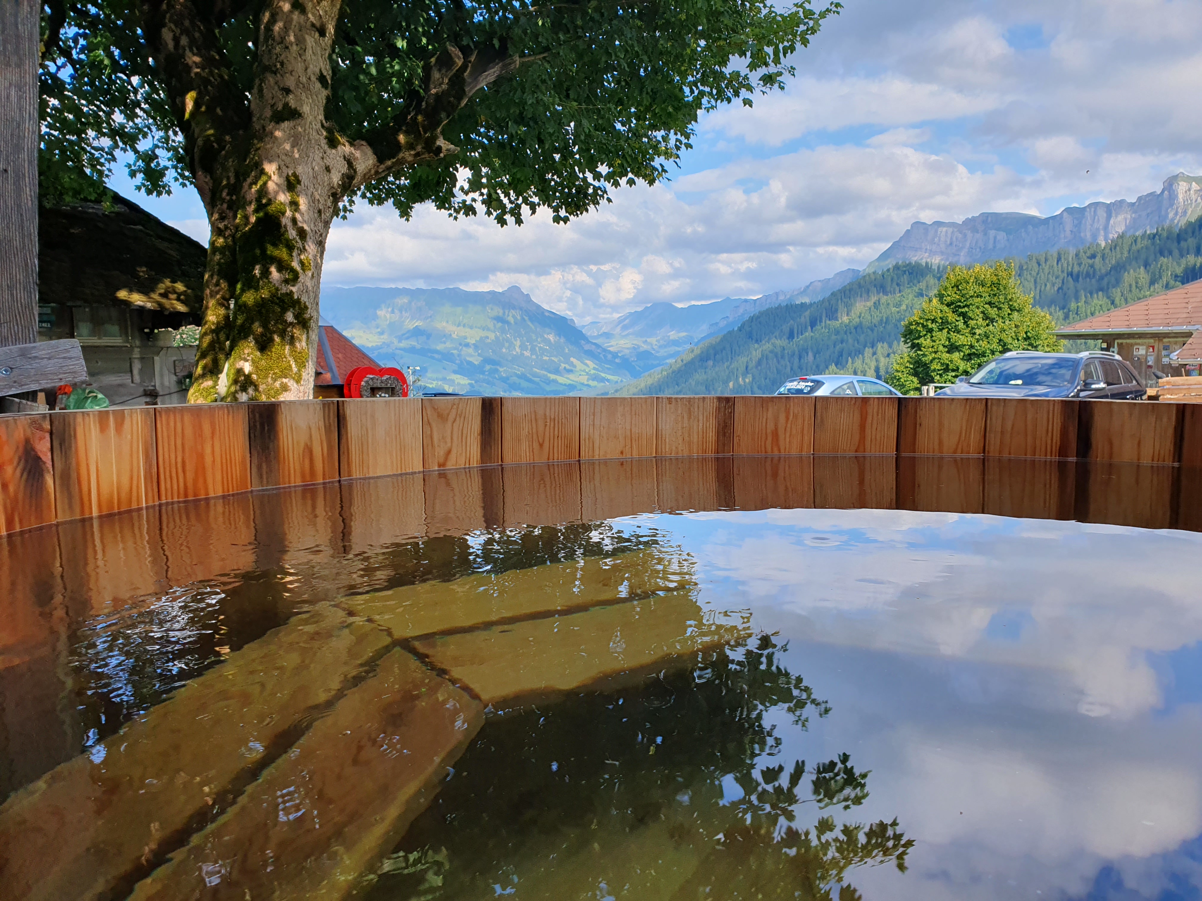 Häuschen mit Bergblick und Herz photo 5