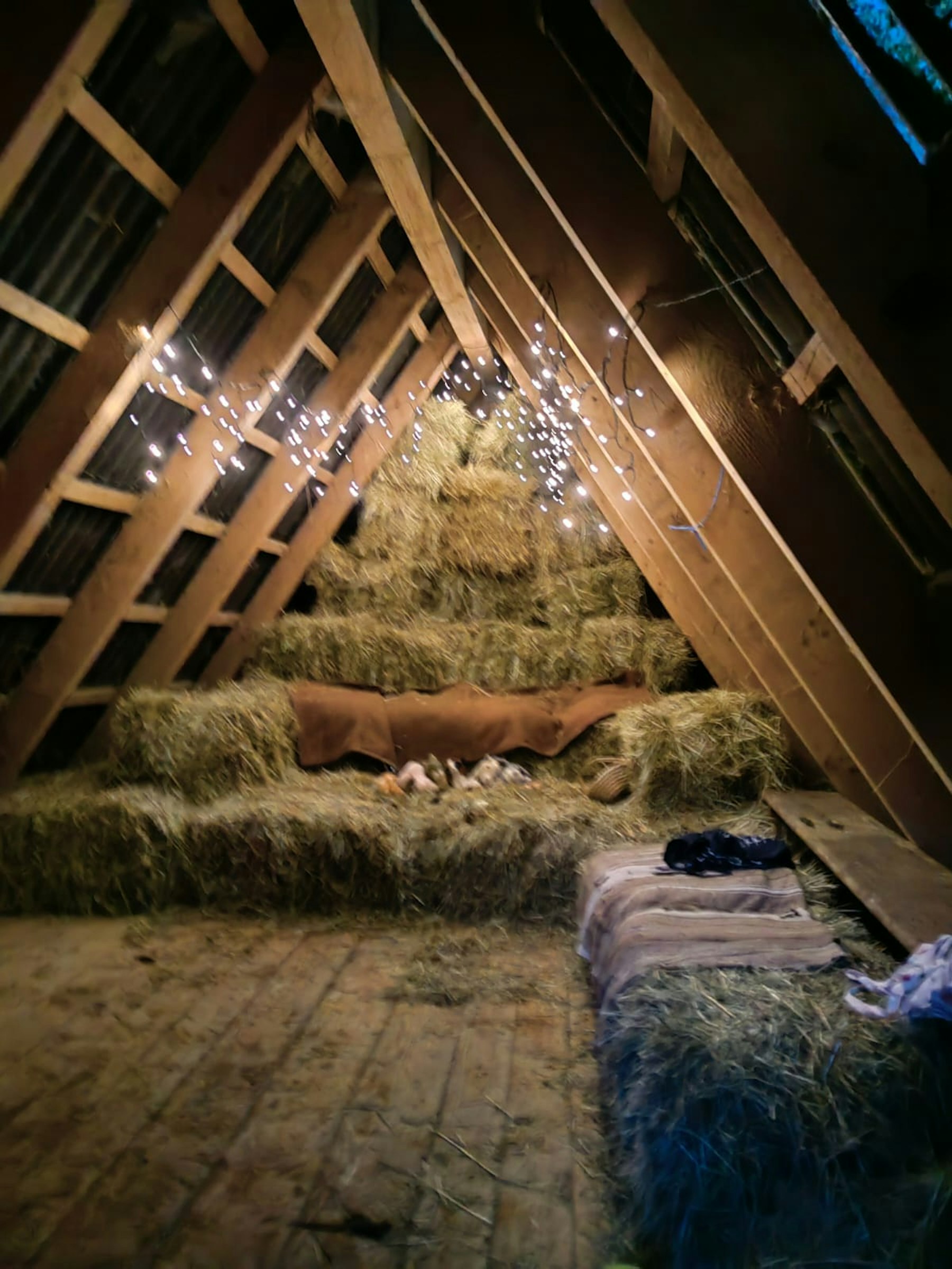 Kleiner Heustall bei den Tieren photo 3