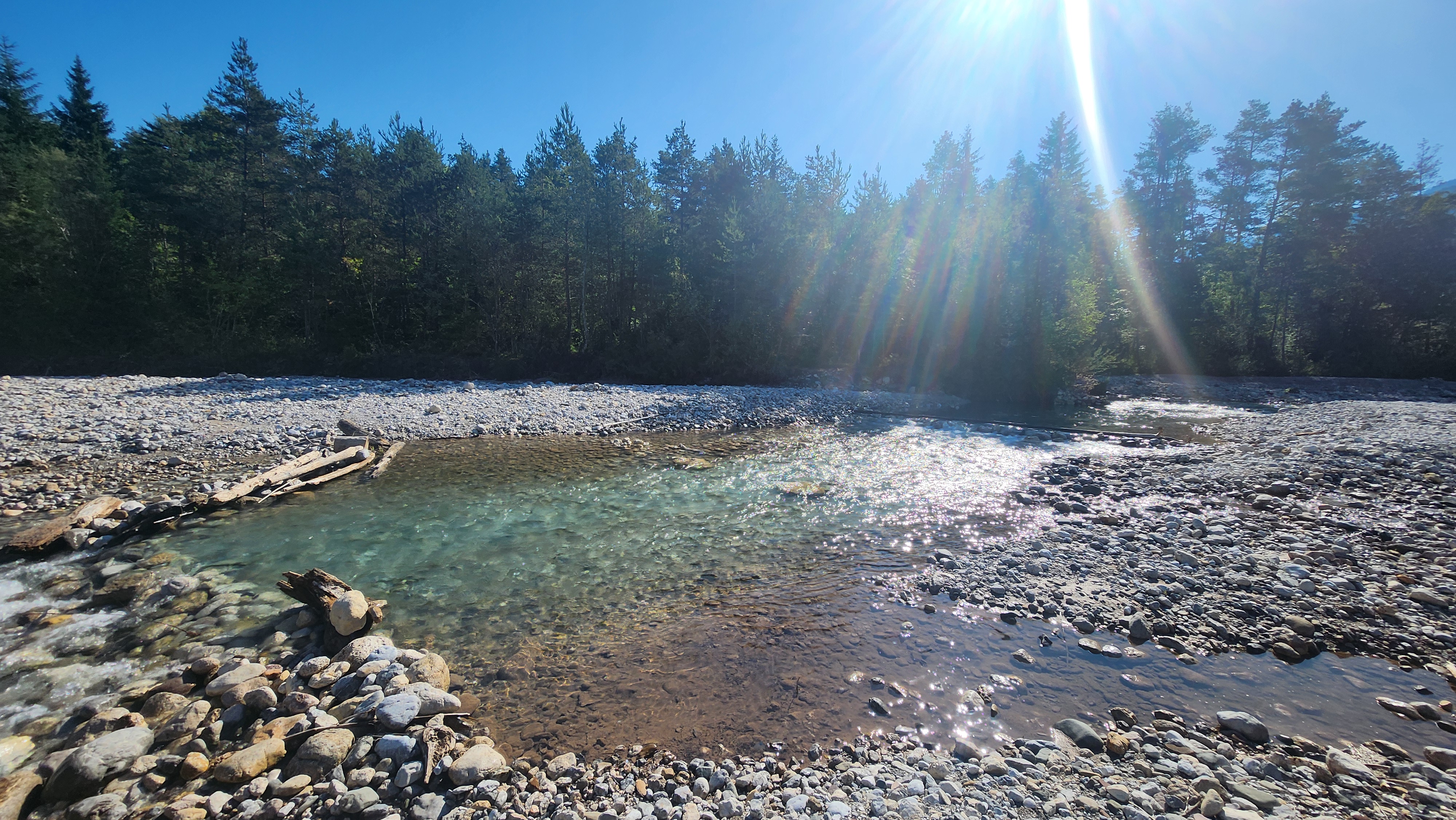 Idyllisches Plätzchen am Bach photo 3