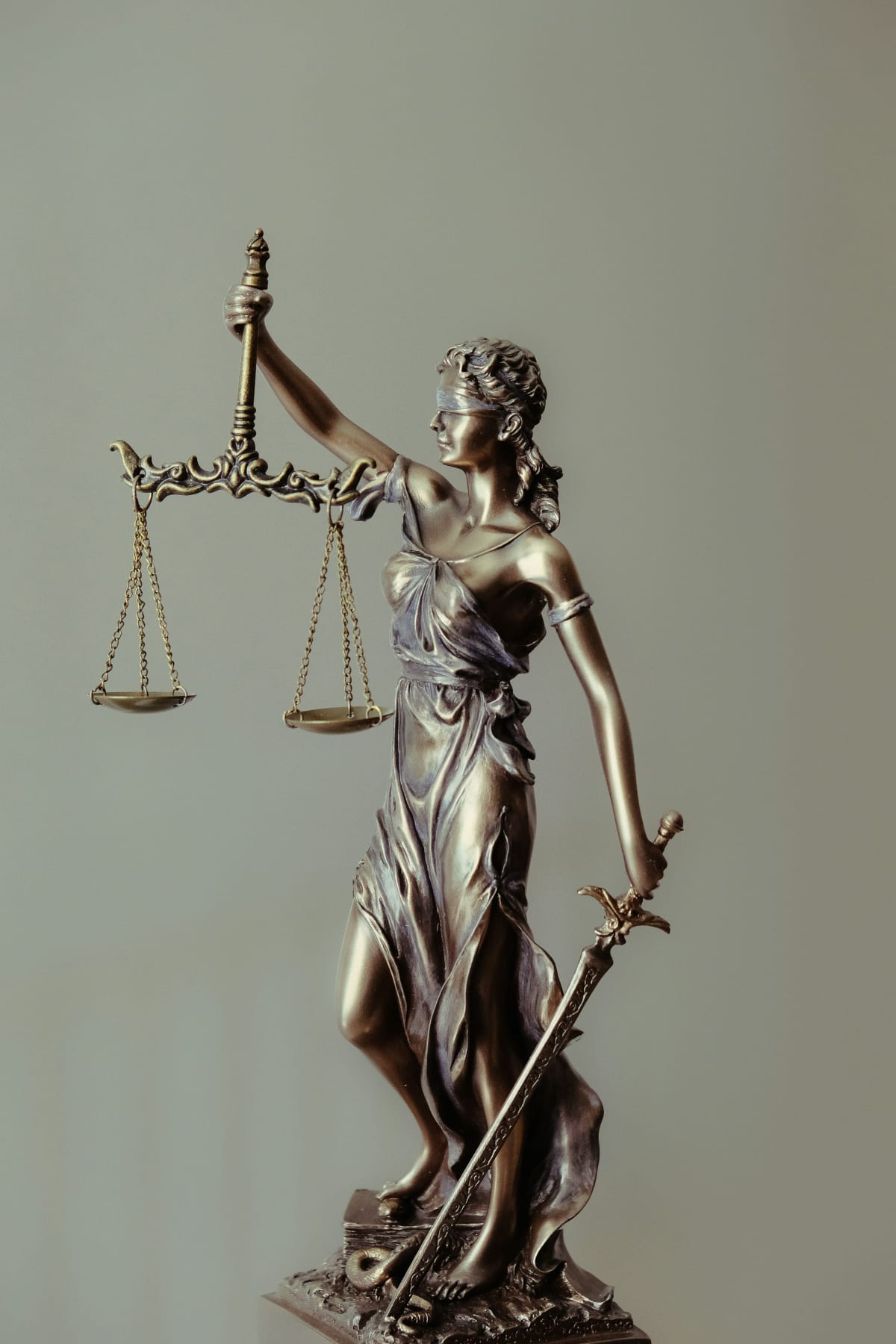 司法公正的象徵——正義女神朱斯提提亞