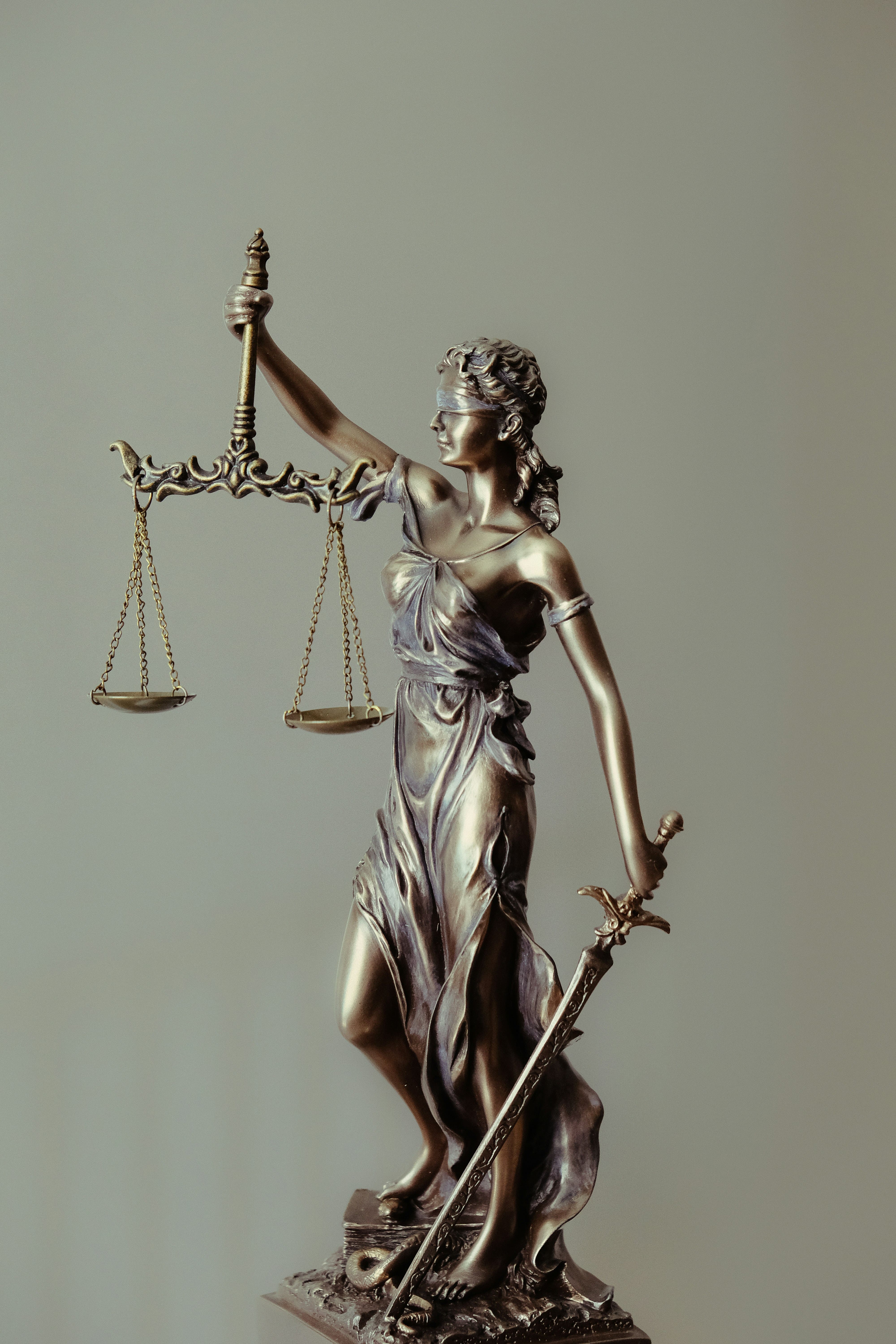 司法公正的象徵——正義女神朱斯提提亞