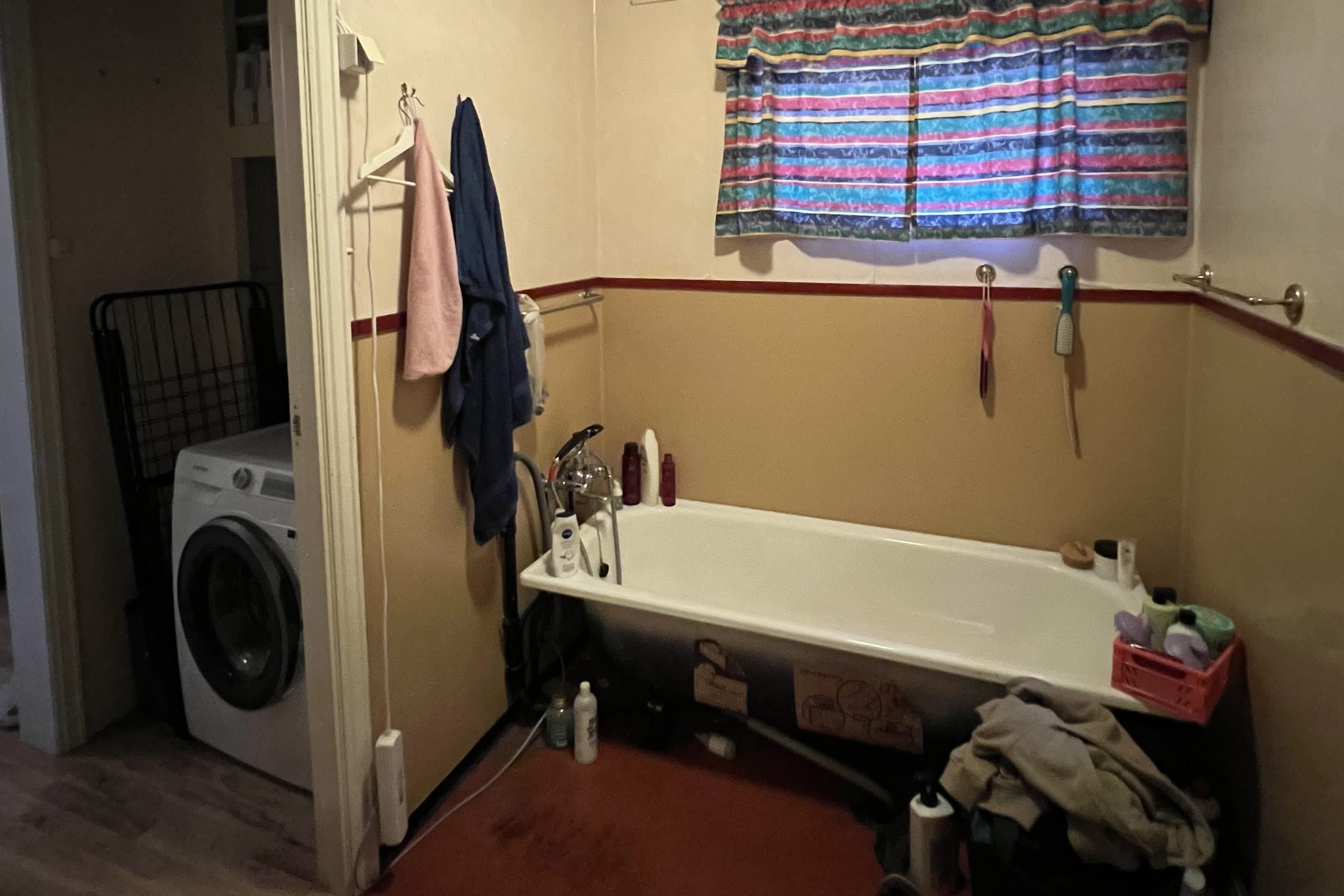 Før bilde av retro baderommet til Helene Furø