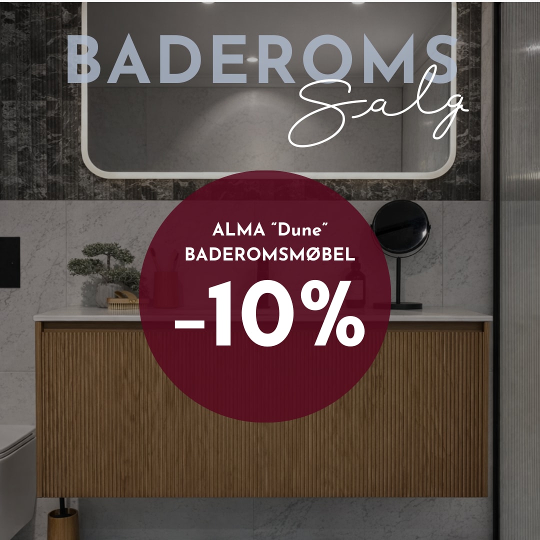 Baderomsinnredning i treverk med riller hos Norfloor.