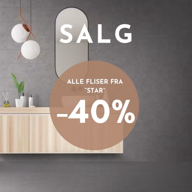 Grå fliser på baderom med baderomsinnnredning i treverk