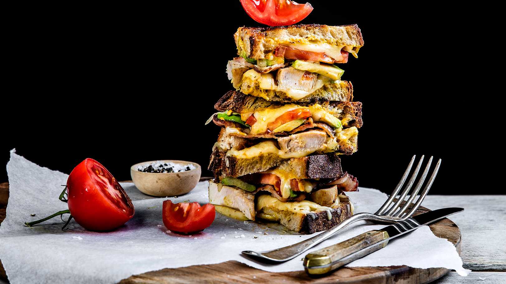Ostesmørbrød med Jarlsberg® XO, avokado og kylling