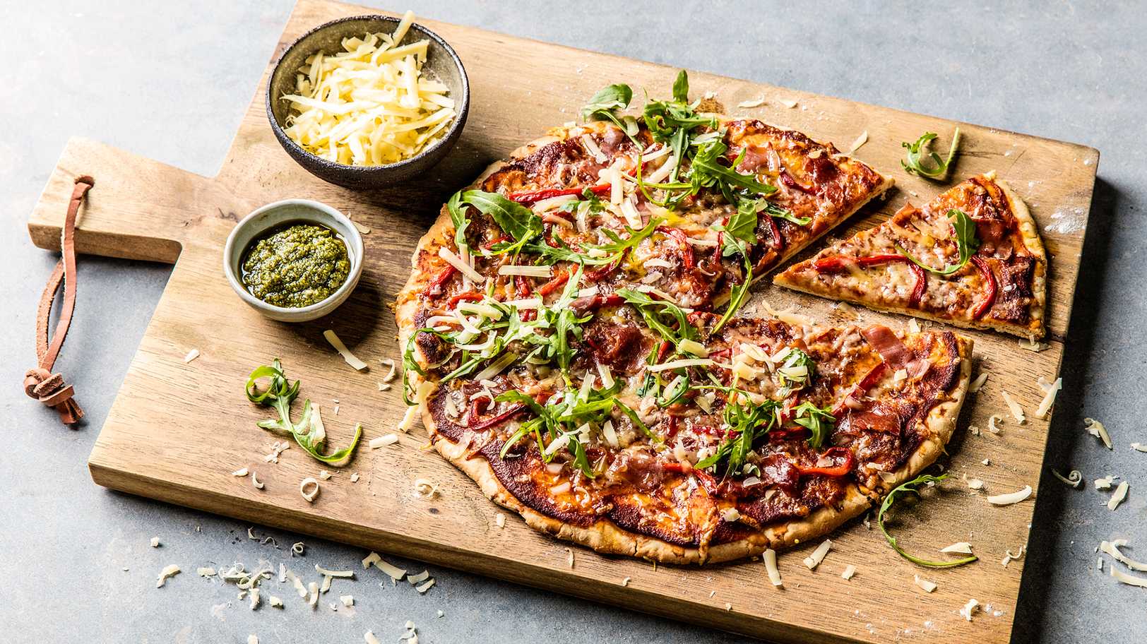 Pizza med spekeskinke